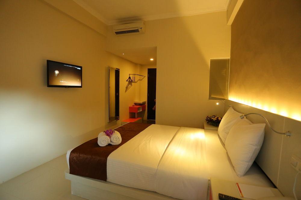Pandanaran Hotel Semarang Esterno foto