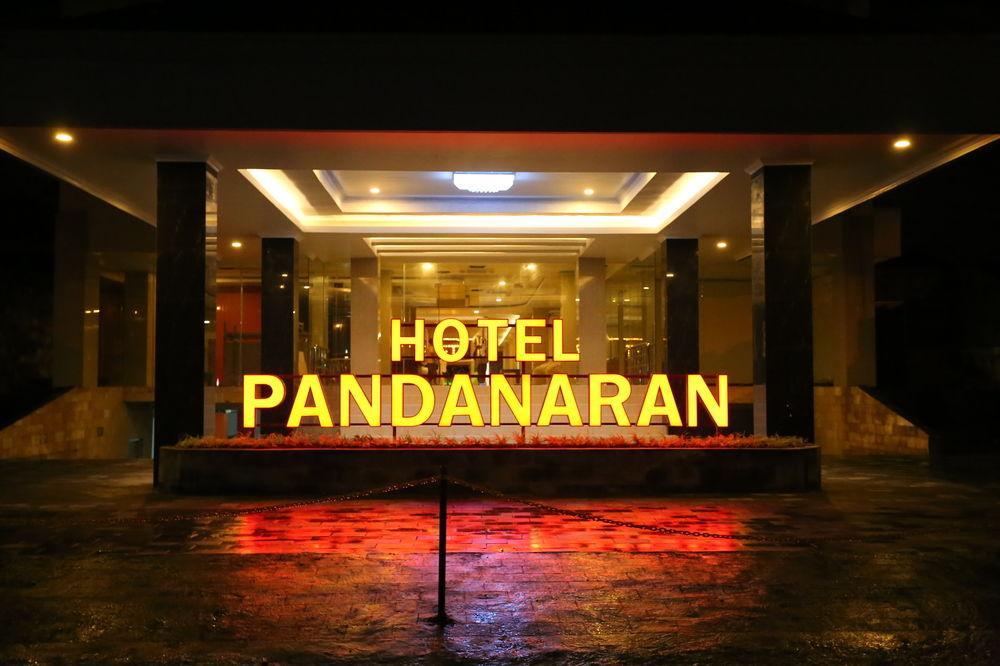 Pandanaran Hotel Semarang Esterno foto