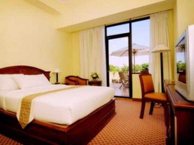 Pandanaran Hotel Semarang Esterno foto