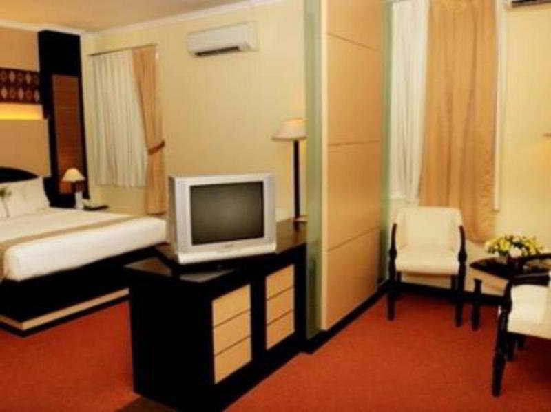 Pandanaran Hotel Semarang Esterno foto