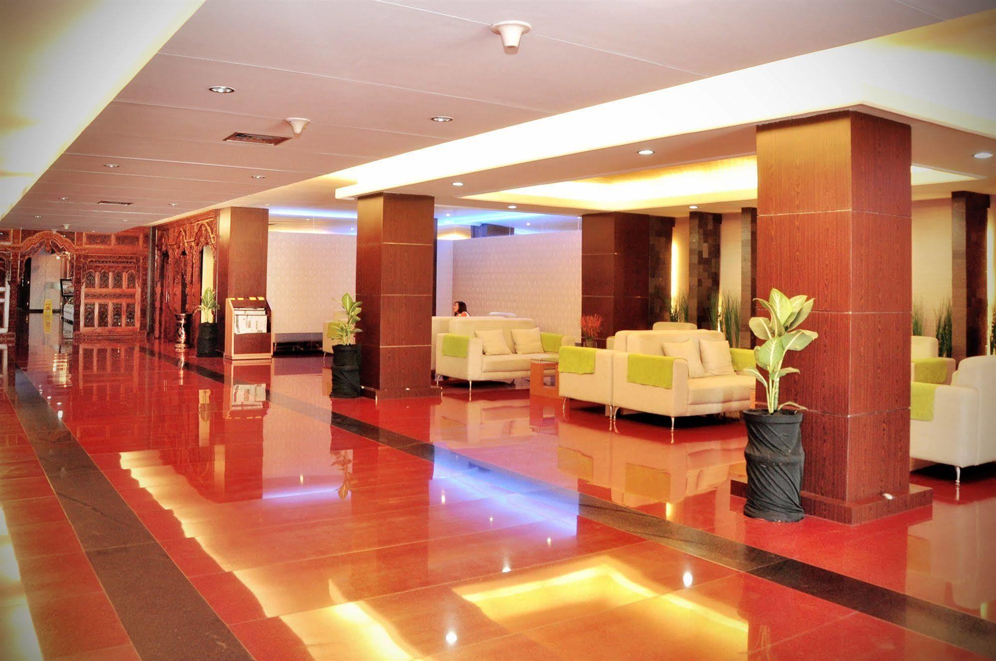 Pandanaran Hotel Semarang Esterno foto
