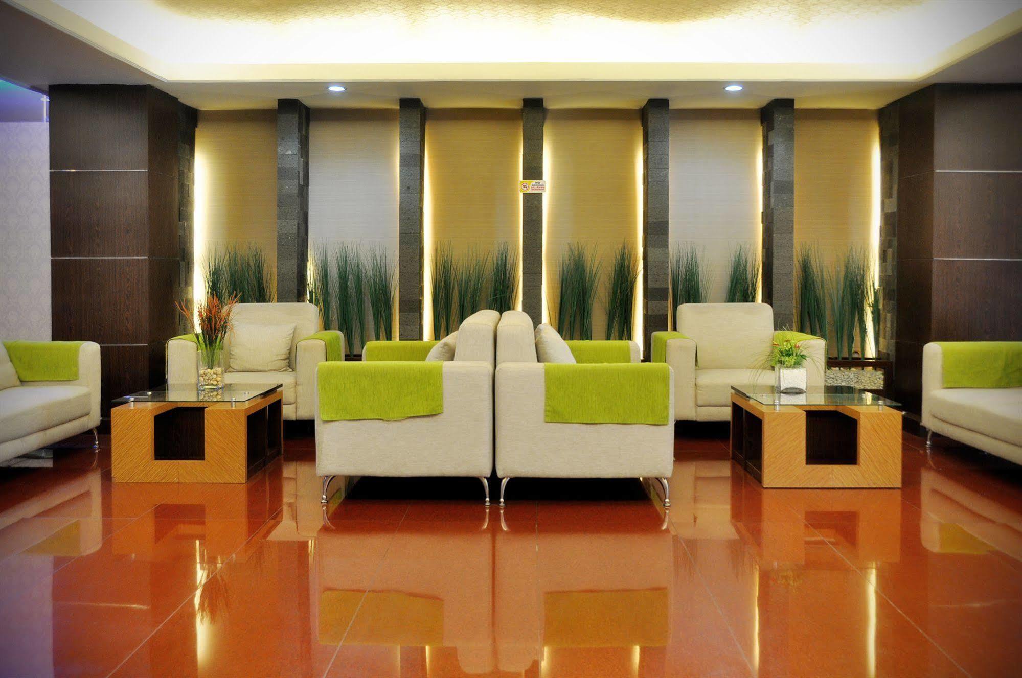 Pandanaran Hotel Semarang Esterno foto