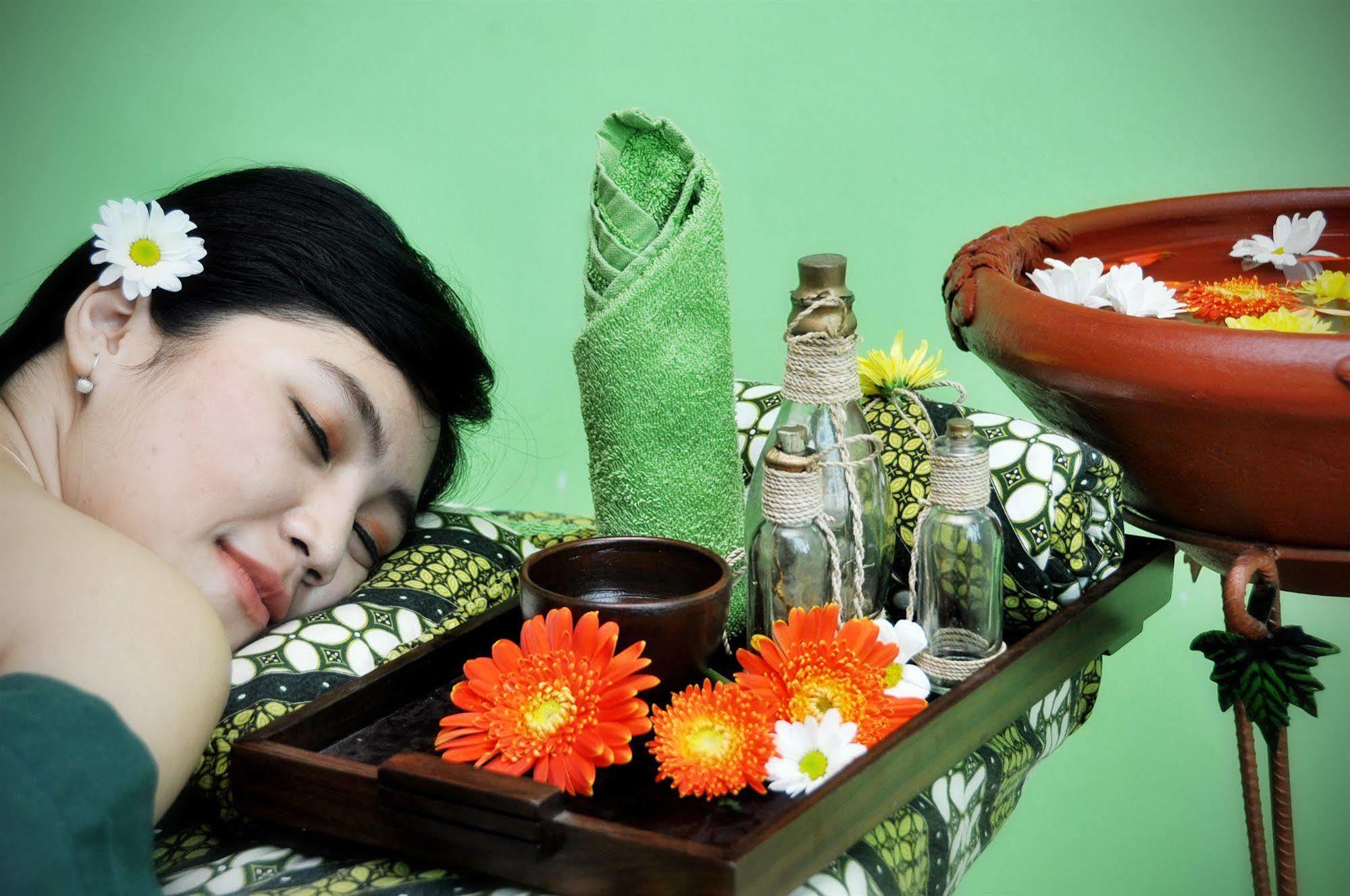 Pandanaran Hotel Semarang Esterno foto