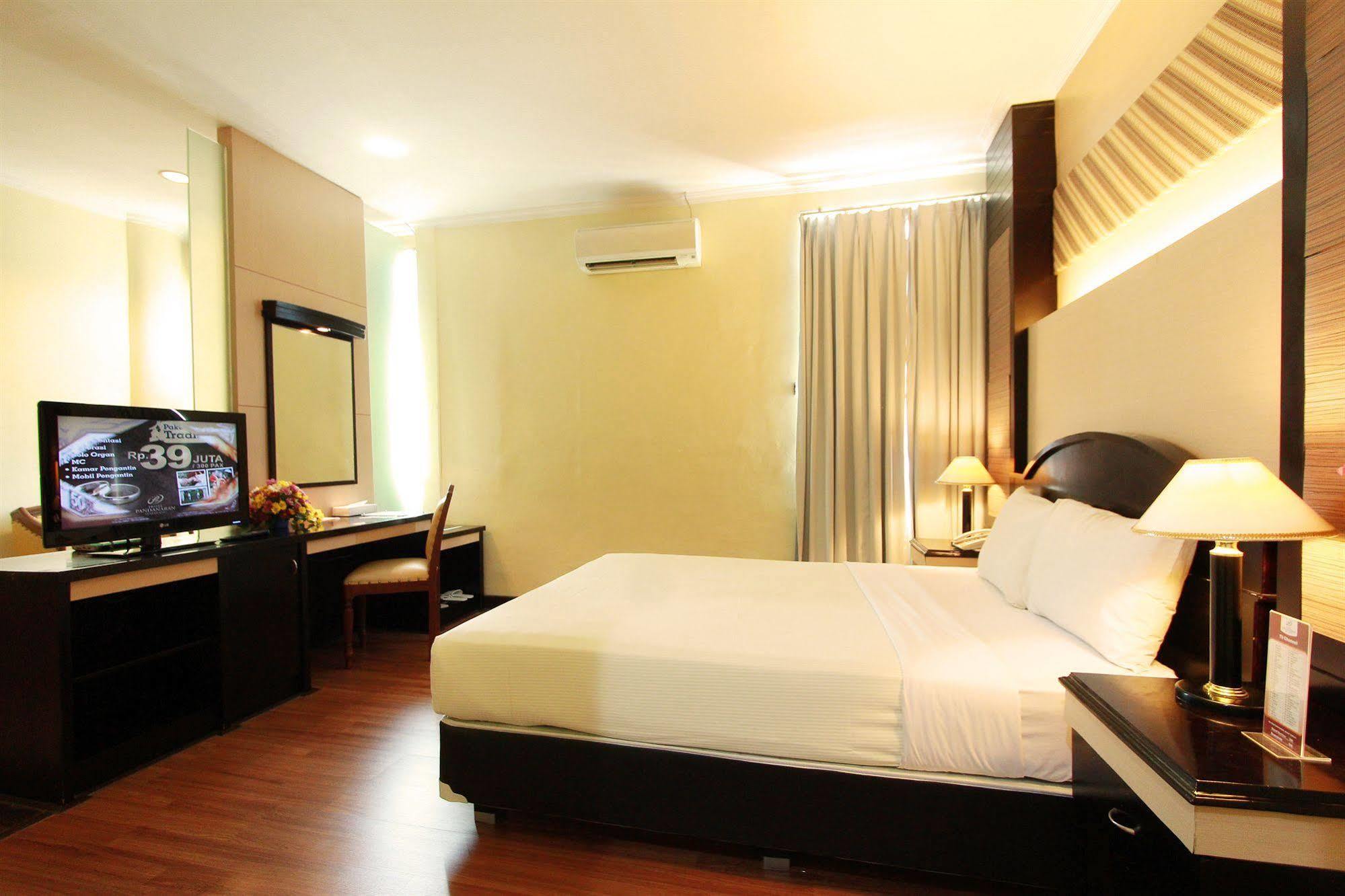 Pandanaran Hotel Semarang Esterno foto