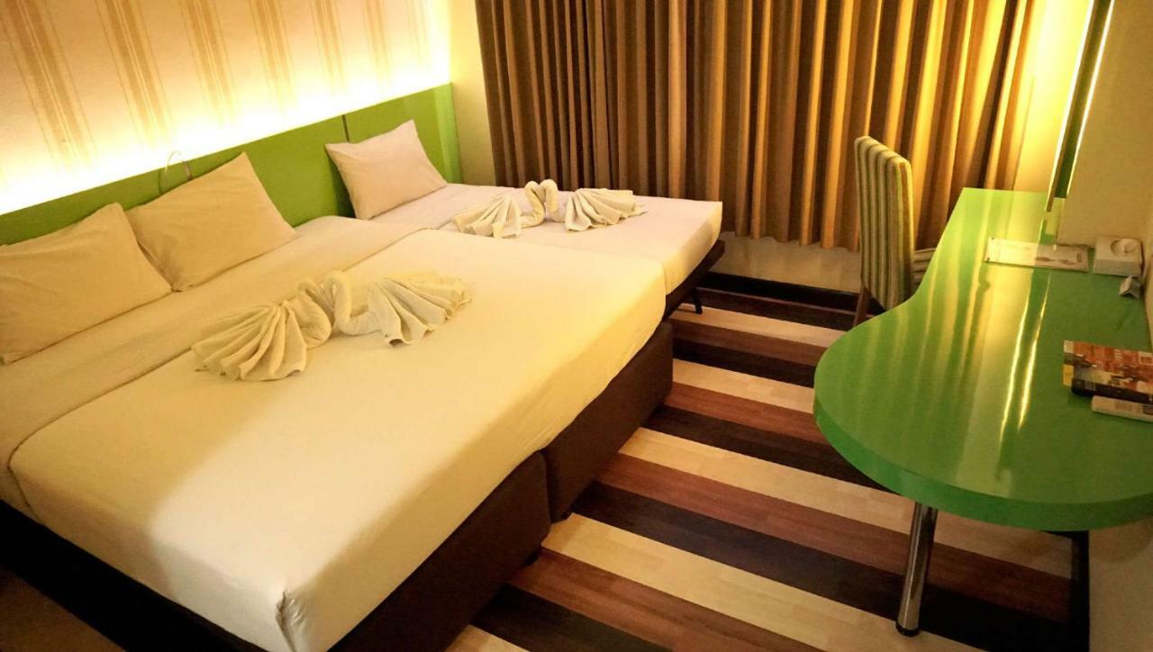 Pandanaran Hotel Semarang Esterno foto