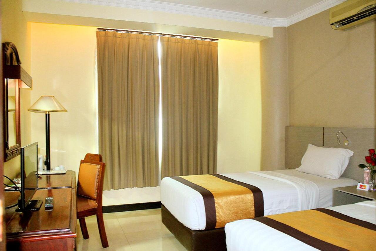 Pandanaran Hotel Semarang Esterno foto